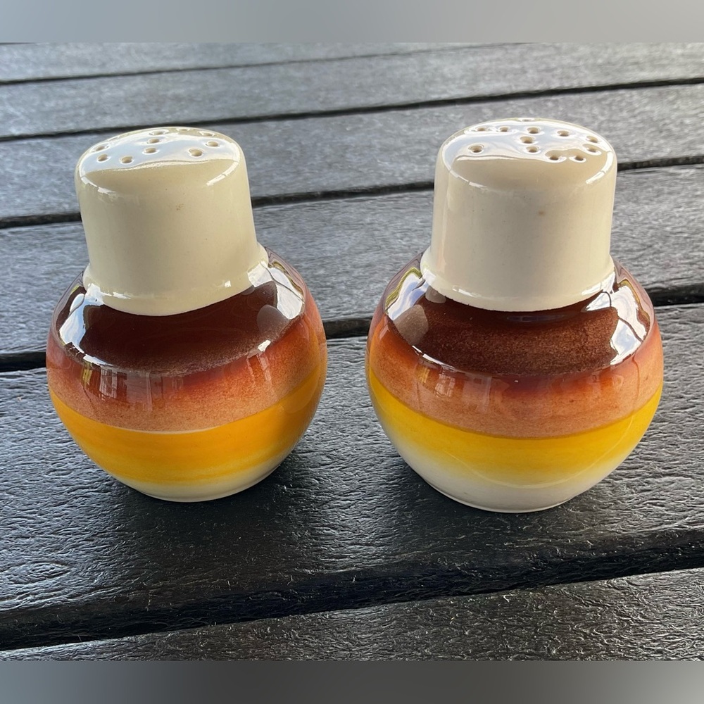 Vernon Kilns Salt & Pepper Shakers 1950’s Mexicana/Montecito Shape
